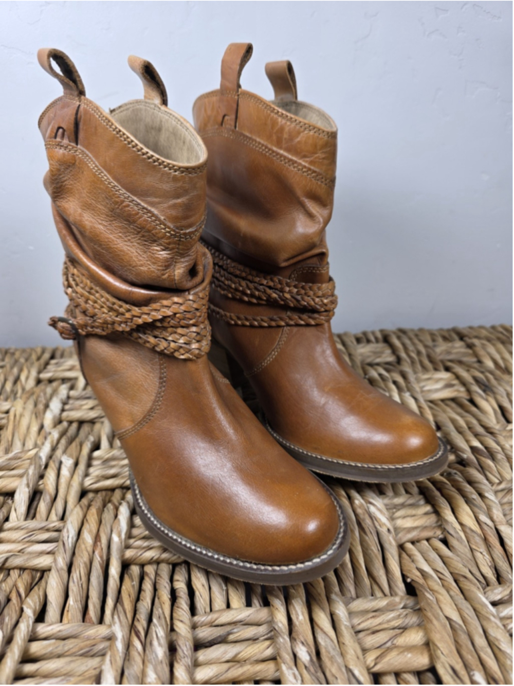 Dingo Twisted Sister DI 682 Boots Sz 8M Tan Leather Western Slouch Braided NWOB